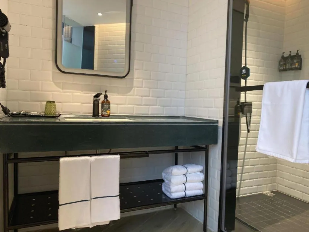 Premier City Comfort Hotel Wuhan Yellow Crane Shouyi Road Metro Station