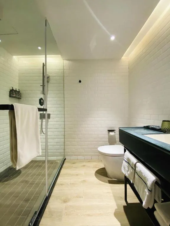 Premier City Comfort Hotel Wuhan Yellow Crane Shouyi Road Metro Station