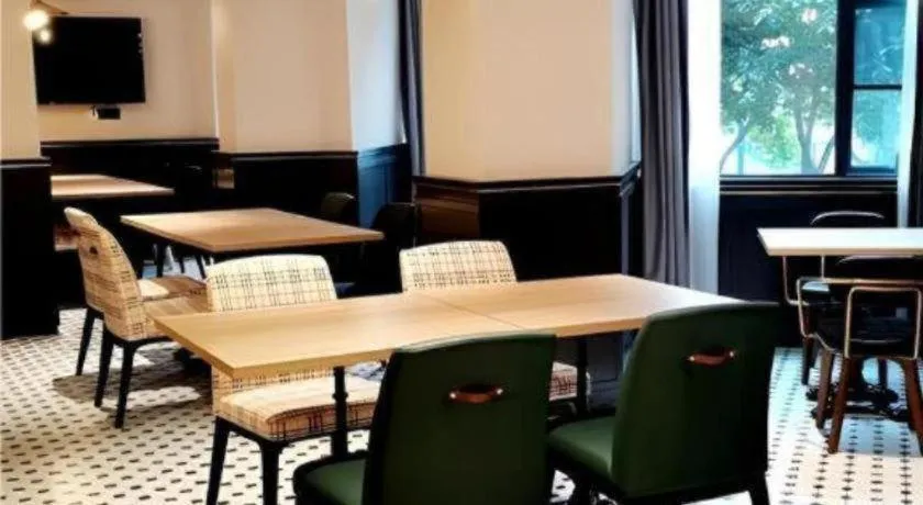 Premier City Comfort Hotel Wuhan Yellow Crane Shouyi Road Metro Station