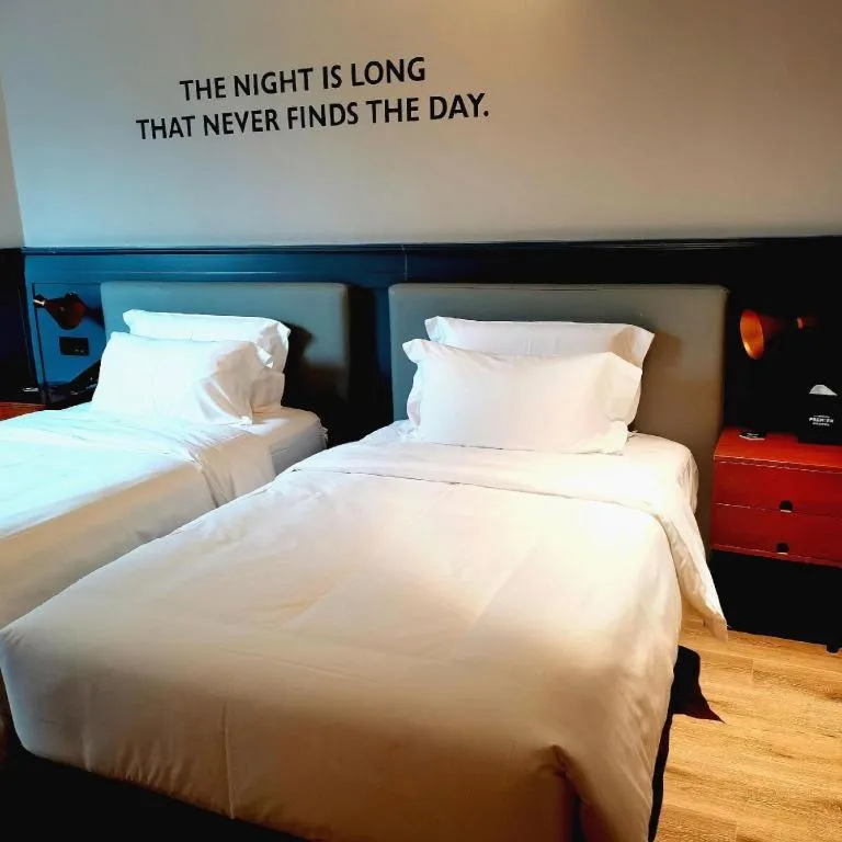 Bed in Premier City Comfort Hotel Wuhan Yellow Crane Shouyi Road Metro Station