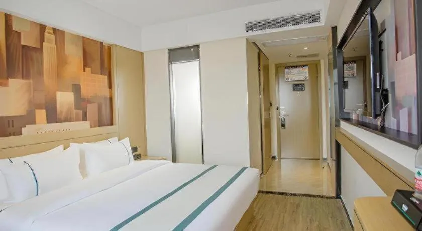 Bed in City Comfort Inn Yangxin High-speed Railway Station