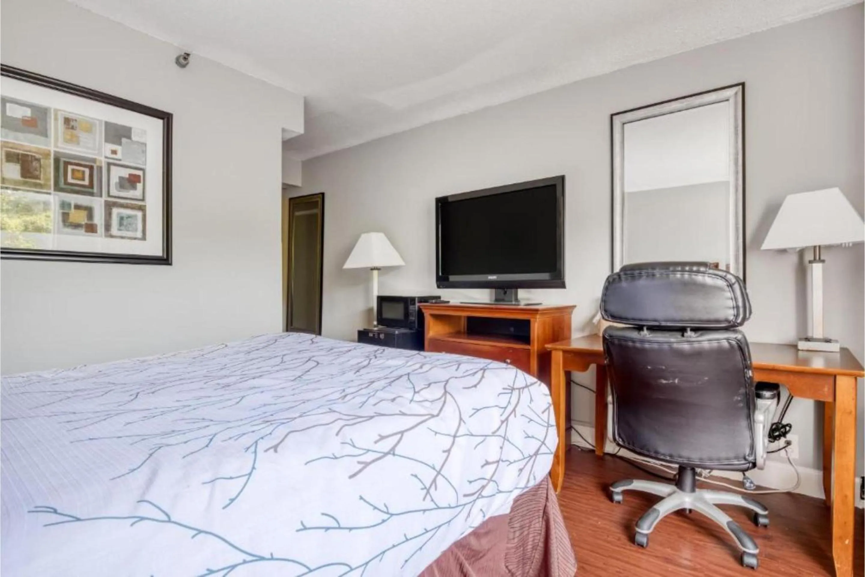 Bedroom, Bed in OYO Hotel Memphis TN I-40