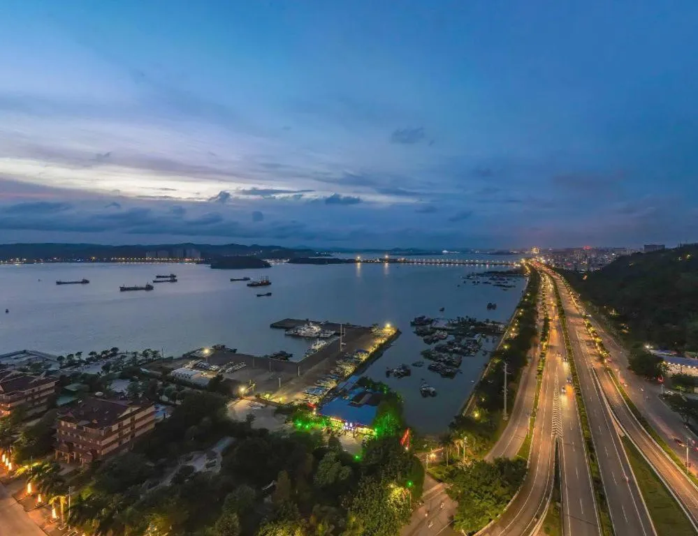 Borrman Hotel Fangchenggang Cross-sea Bridge