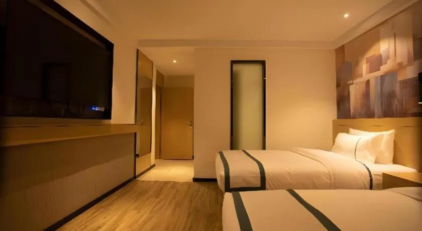 Bed in City Comfort Inn Huaihua East Station