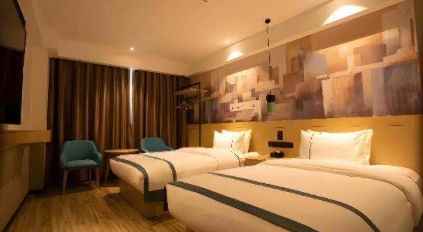 Bed in City Comfort Inn Huaihua East Station