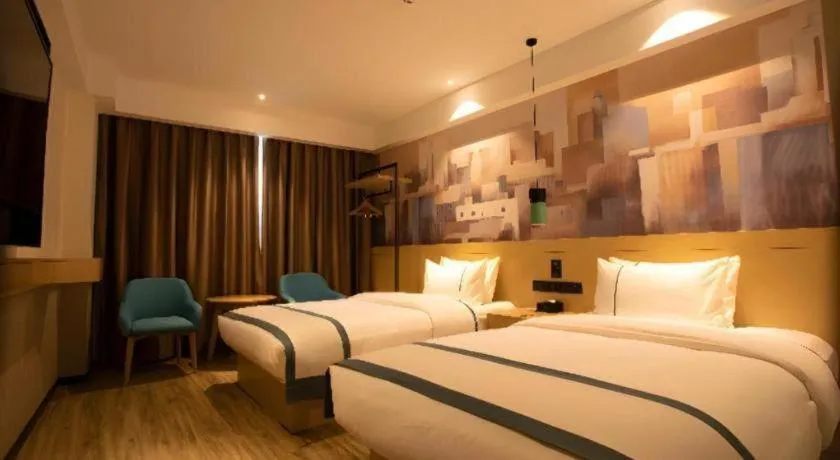 Bed in City Comfort Inn Huaihua East Station