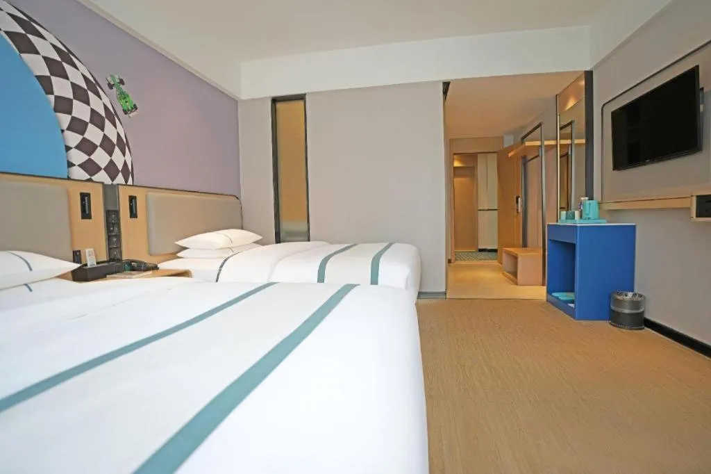 Bed in City Comfort Inn Fengshan Hongjun Road