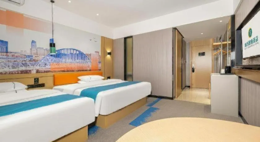 Bed in City Comfort Inn Fengshan Hongjun Road