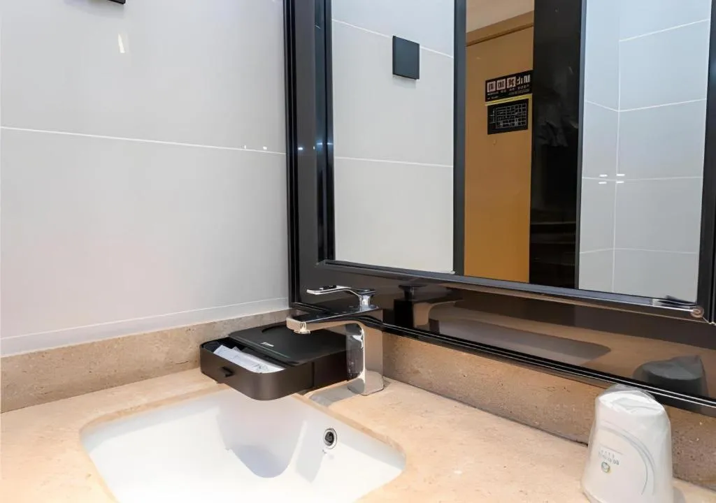 City Comfort Inn Fengshan Hongjun Road