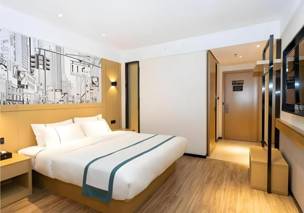 Bed in City Comfort Inn Fengshan Hongjun Road