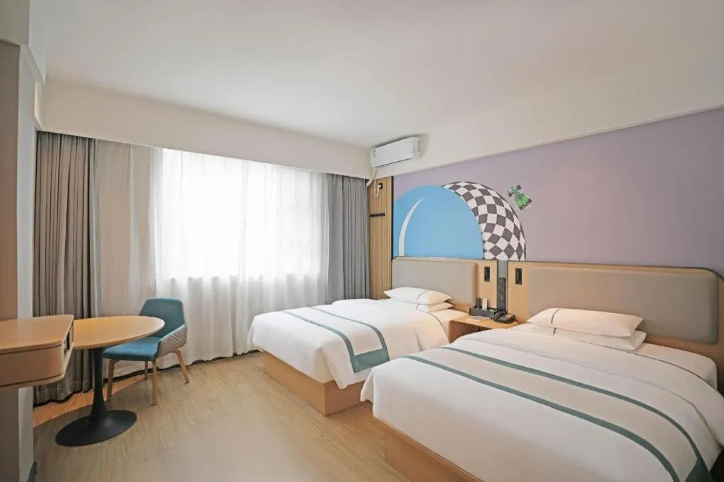 Bed in City Comfort Inn Fengshan Hongjun Road