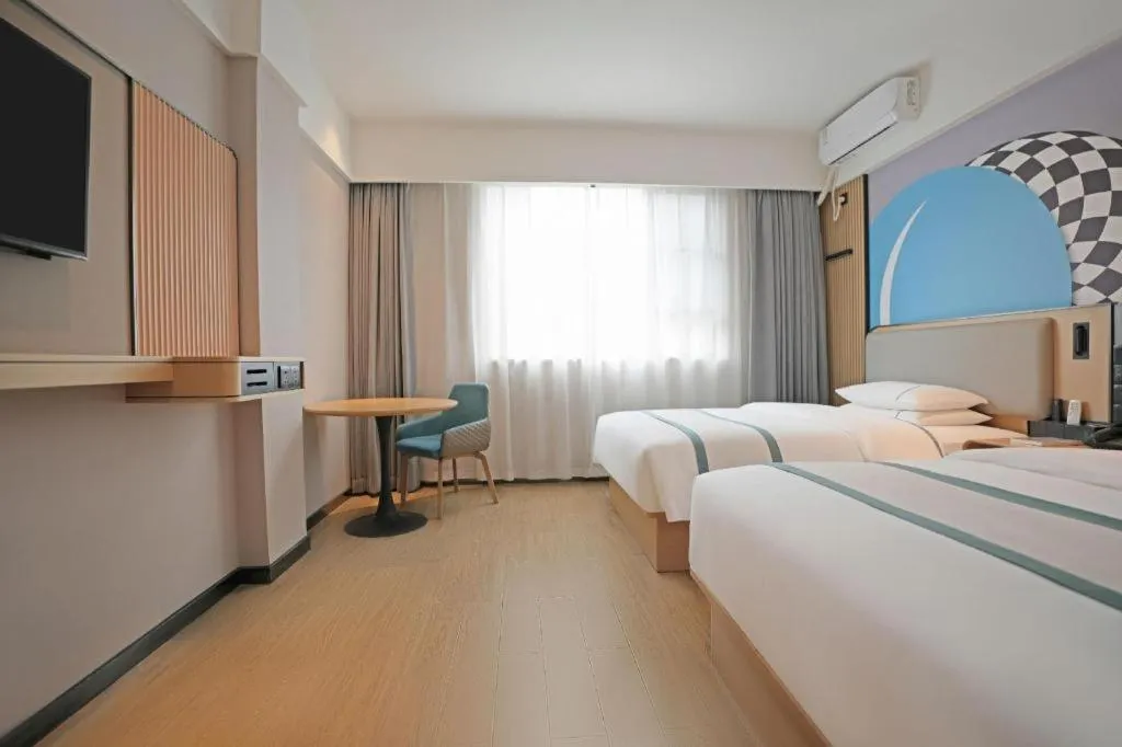 Bed in City Comfort Inn Fengshan Hongjun Road
