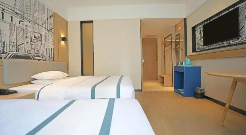 Bed in City Comfort Inn Fengshan Hongjun Road