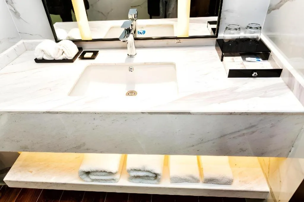 Borrman Hotel Yunfu Xinxing County Bus Station