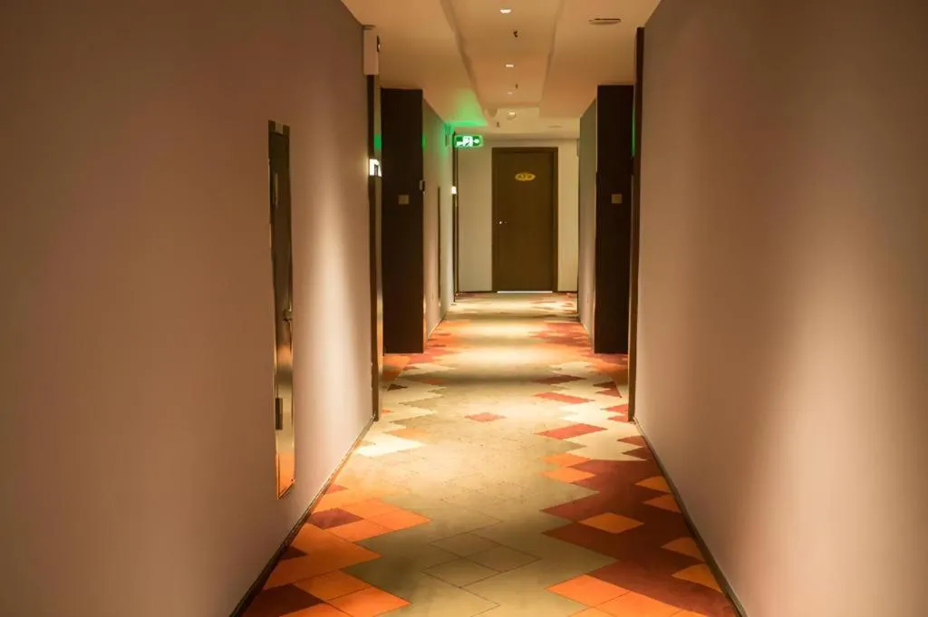 Borrman Hotel Yunfu Xinxing County Bus Station