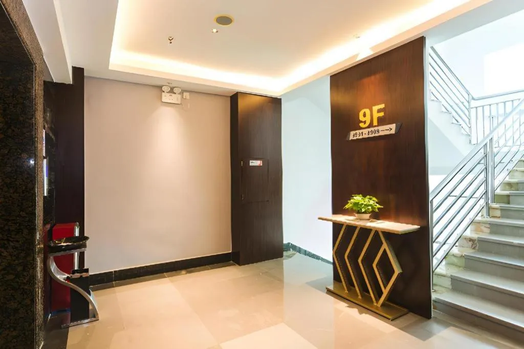 Borrman Hotel Yunfu Xinxing County Bus Station