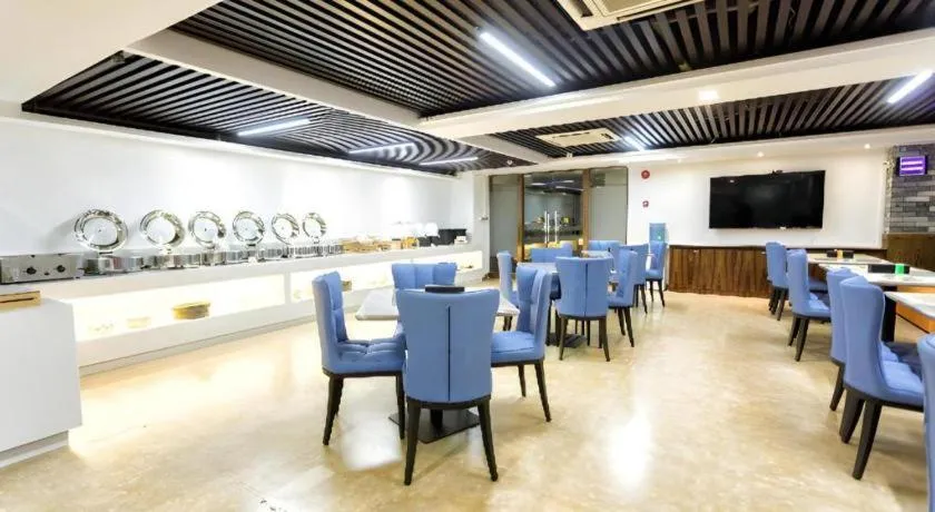 Borrman Hotel Yunfu Xinxing County Bus Station