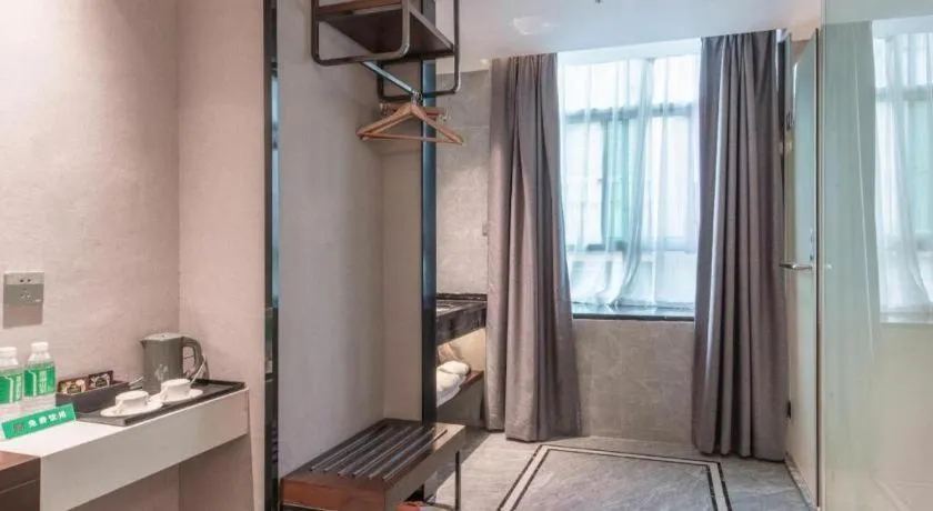 Borrman Hotel Yunfu Xinxing County Bus Station