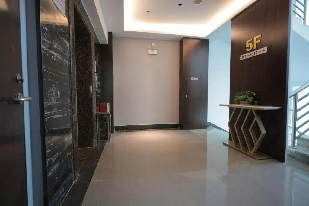 Borrman Hotel Yunfu Xinxing County Bus Station