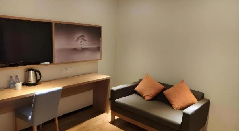 JTOUR Inn Yulin Bobai County Government Cultural Pedestrian Street