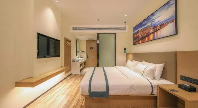 Bed in City Comfort Inn Wuhan Optics Valley Technology Exhibition Center