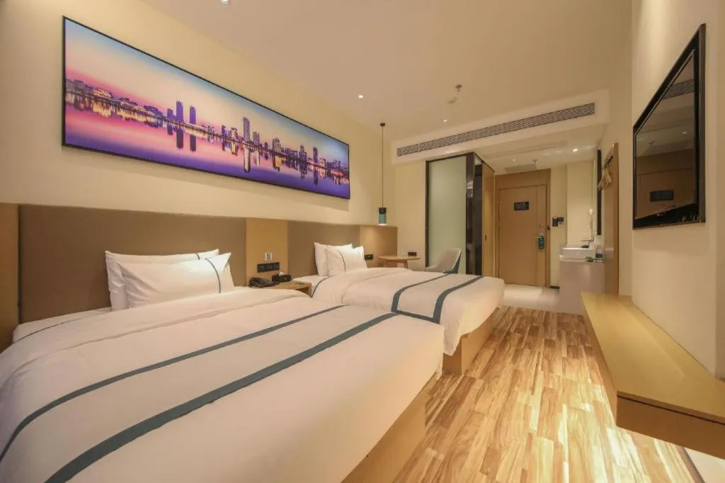 Bed in City Comfort Inn Wuhan Optics Valley Technology Exhibition Center