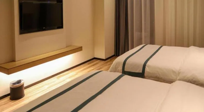Bed in City Comfort Inn Wuhan Optics Valley Technology Exhibition Center