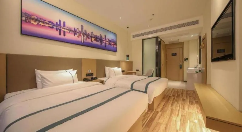 Bed in City Comfort Inn Wuhan Optics Valley Technology Exhibition Center