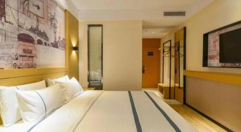 Bed in City Comfort Inn Wuhan Optics Valley Technology Exhibition Center