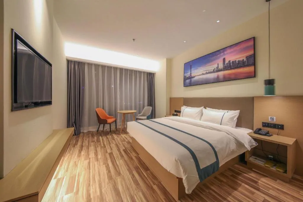 Bed in City Comfort Inn Wuhan Optics Valley Technology Exhibition Center