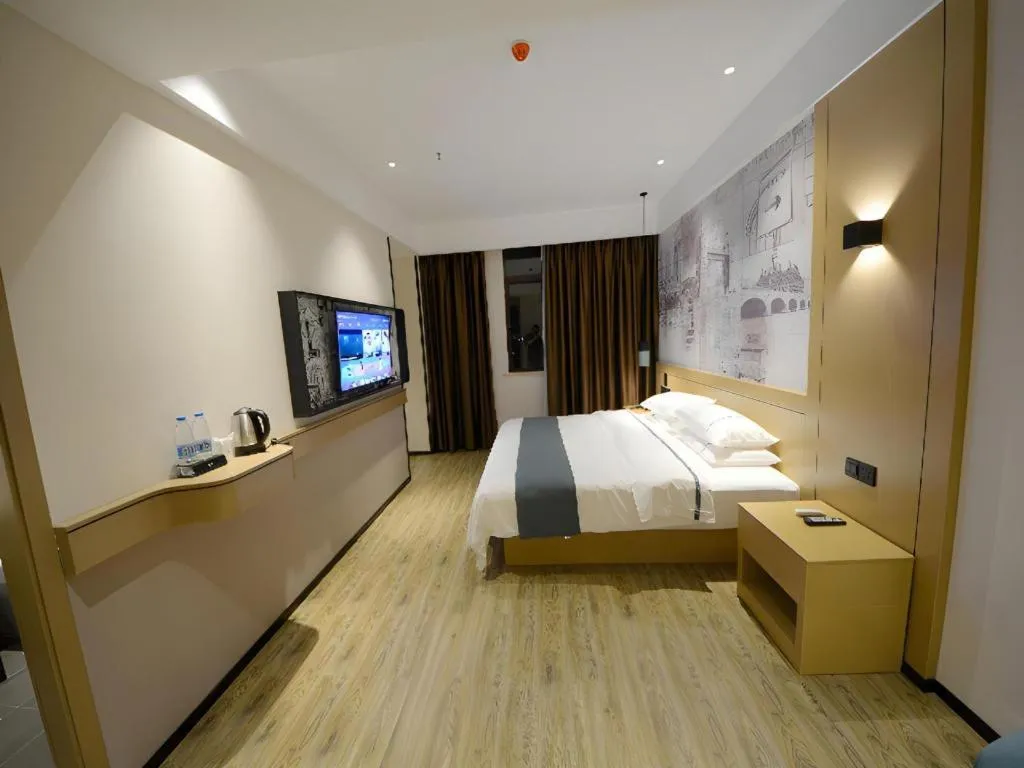 Bed in City Comfort Inn Zhongxiang Mochou Avenue