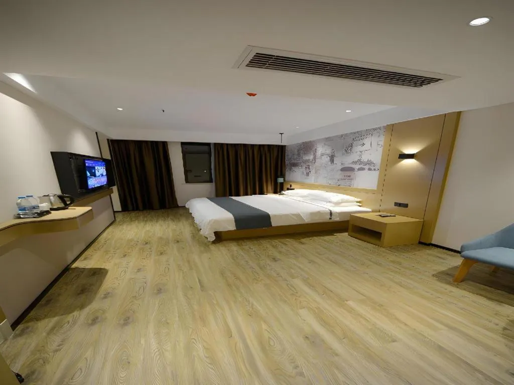 Bed in City Comfort Inn Zhongxiang Mochou Avenue