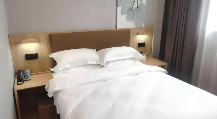 Bed in Green Tree Inn Express Huainan Xiejiaji District Orient Guangji Hospital