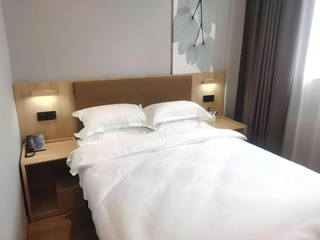 Bed in Green Tree Inn Express Huainan Xiejiaji District Orient Guangji Hospital