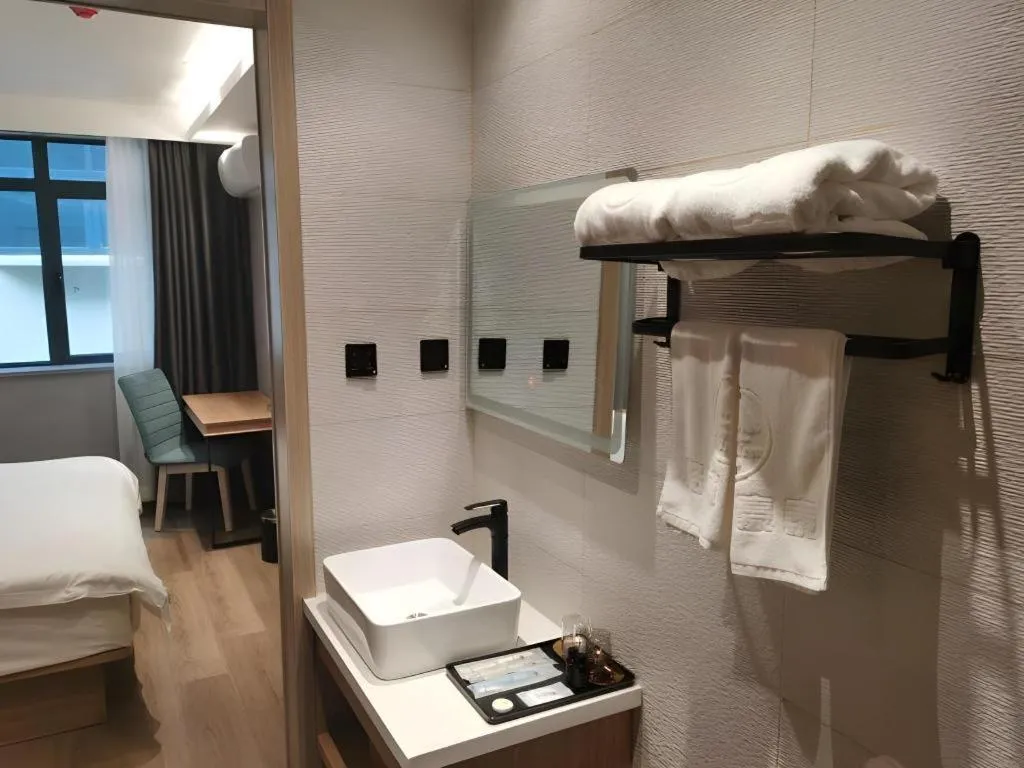 Bed in Green Tree Inn Express Huainan Xiejiaji District Orient Guangji Hospital