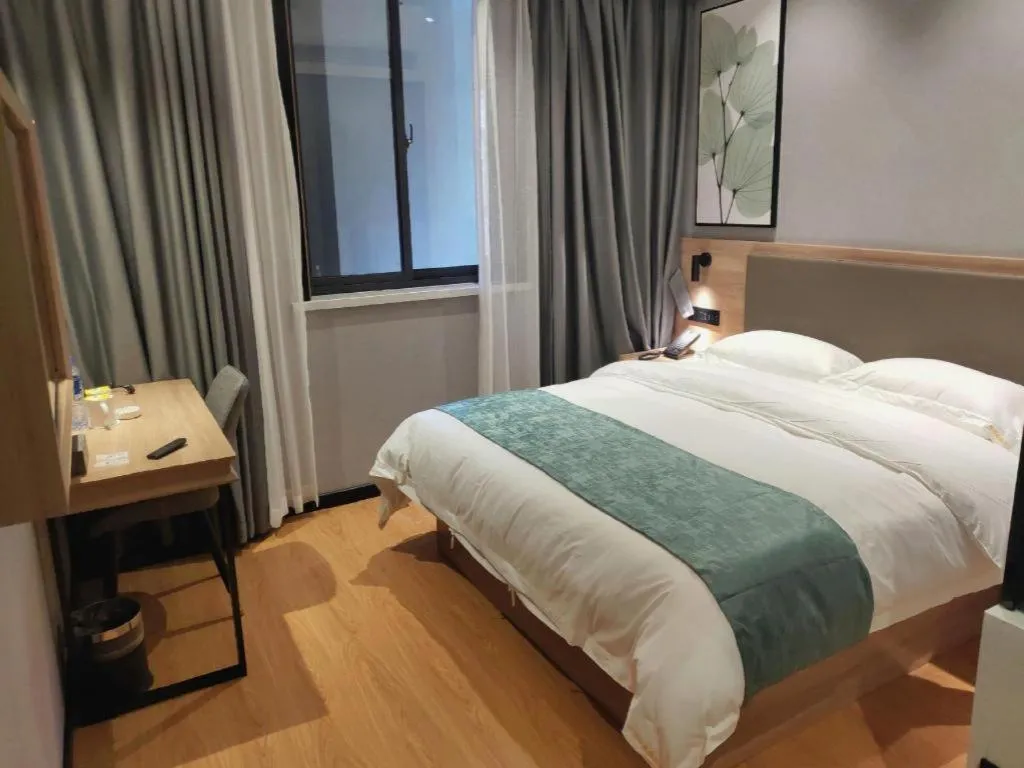 Bed in Green Tree Inn Anhui Hefei Binhu Zhuyuan Metro Station Dali Road