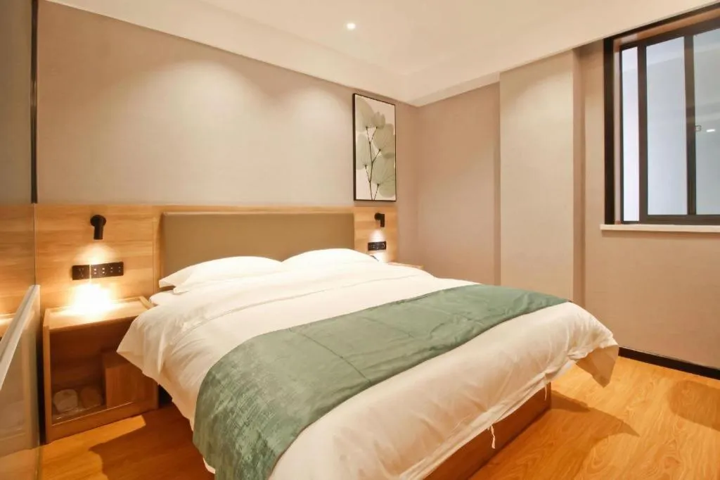 Bed in Green Tree Inn Anhui Hefei Binhu Zhuyuan Metro Station Dali Road
