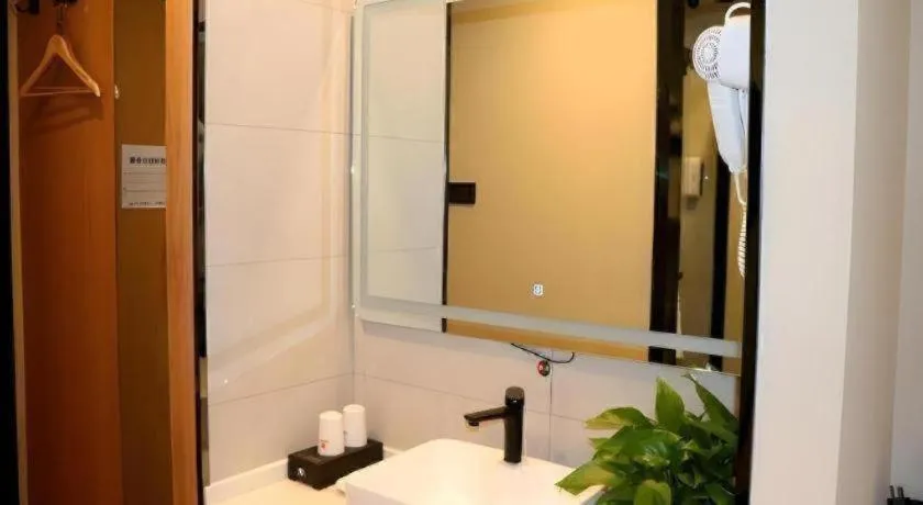 Shell Hotel Bozhou Lixin County Passenger Center