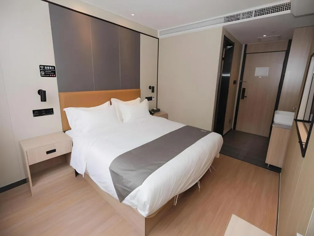 Bed in Green Tree Inn Express Tangshan Kaiping District Government