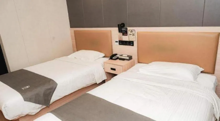 Bed in Green Tree Inn Express Tangshan Kaiping District Government