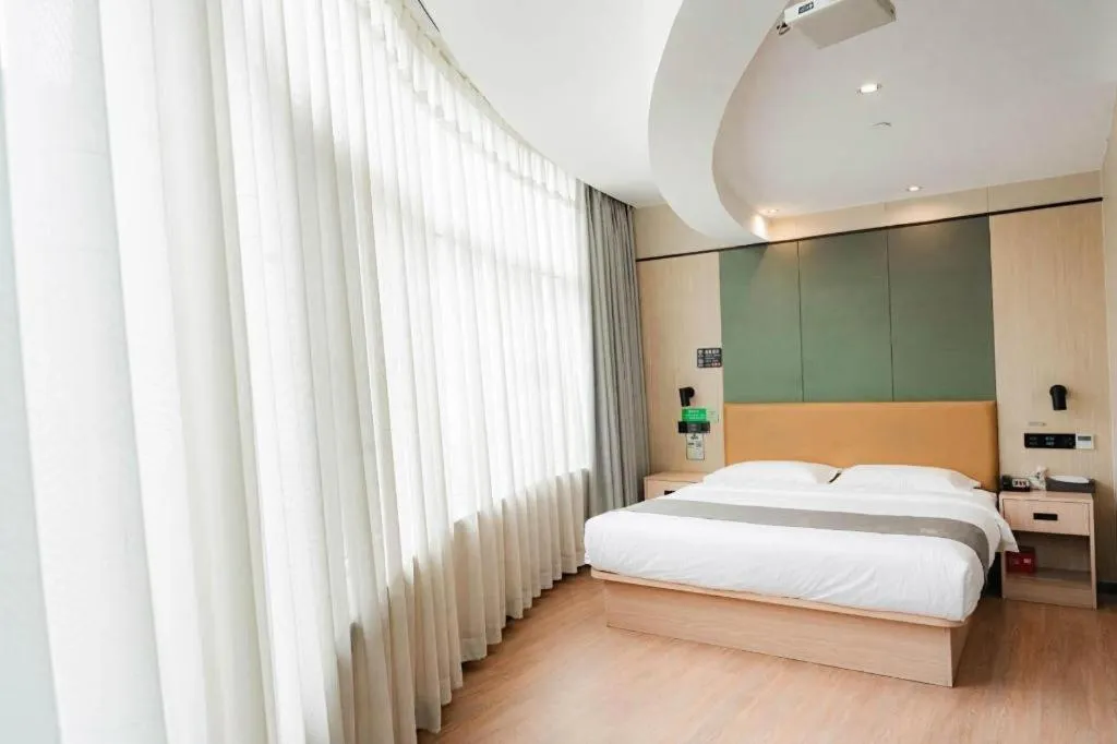 Bed in Green Tree Inn Express Tangshan Kaiping District Government