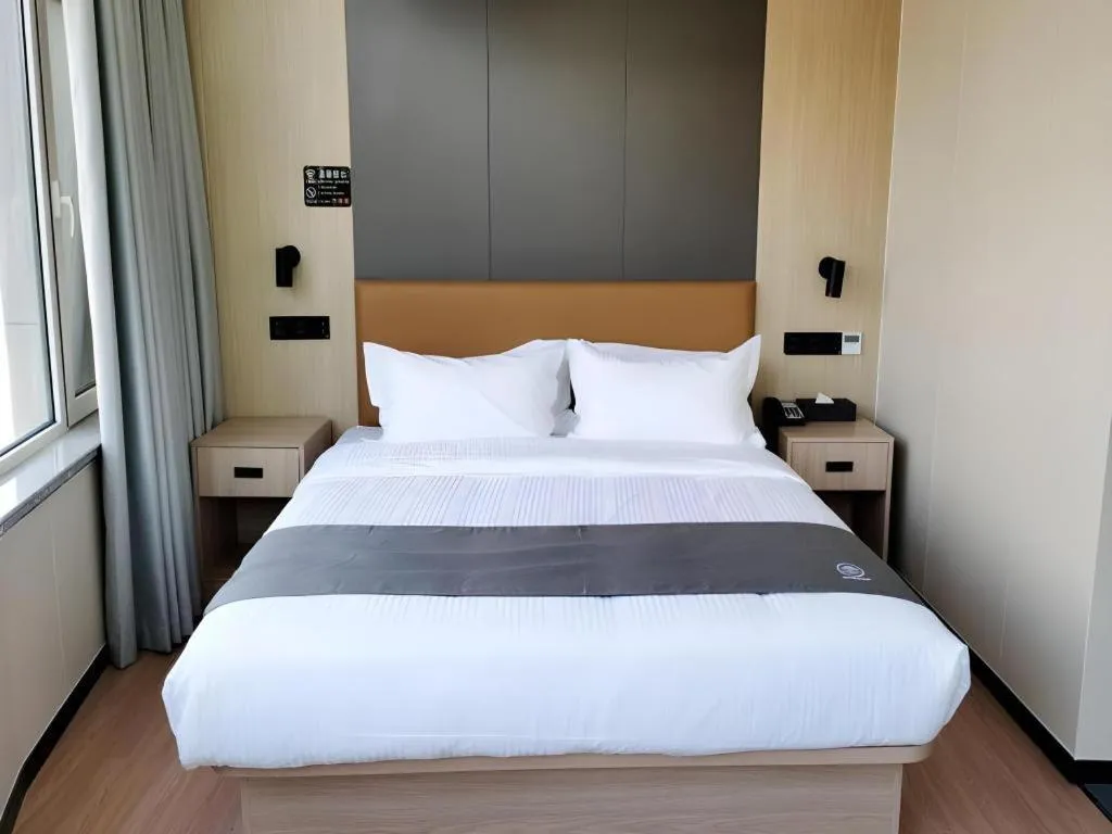 Bed in Green Tree Inn Express Tangshan Kaiping District Government