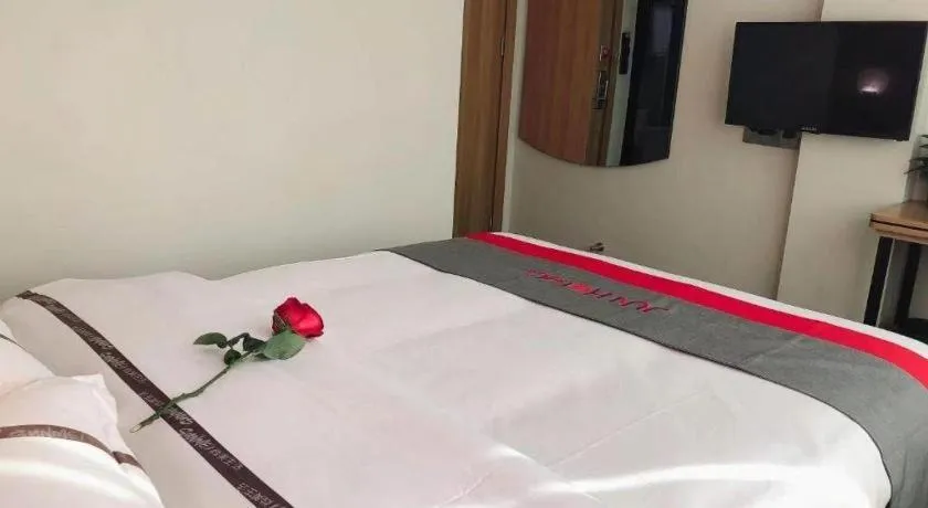 Bed in Jun Hotel Guangdong Zhanjiang Xiashan South Railway Station