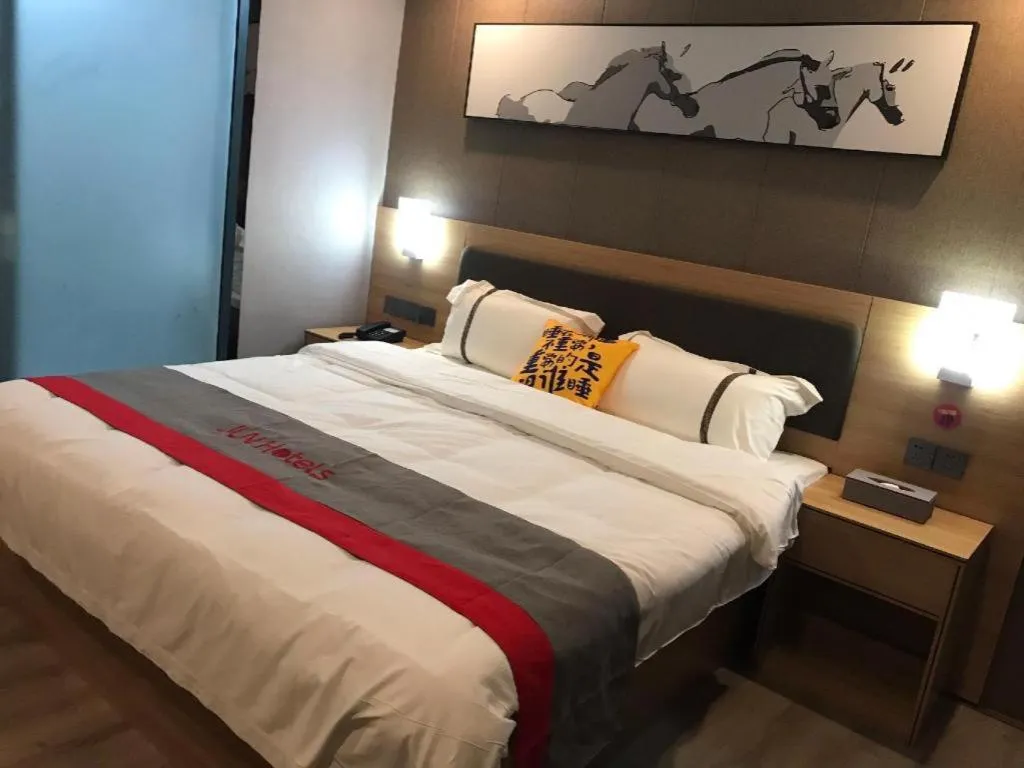 Bed in Jun Hotel Guangdong Zhanjiang Xiashan South Railway Station