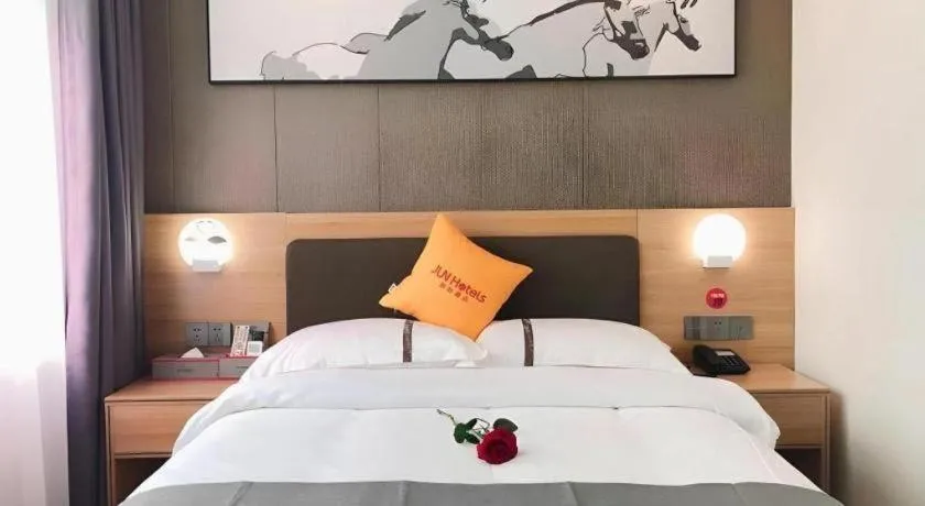 Bed in Jun Hotel Guangdong Zhanjiang Xiashan South Railway Station