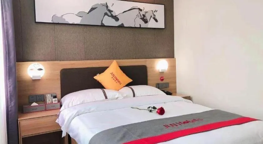 Bed in Jun Hotel Guangdong Zhanjiang Xiashan South Railway Station