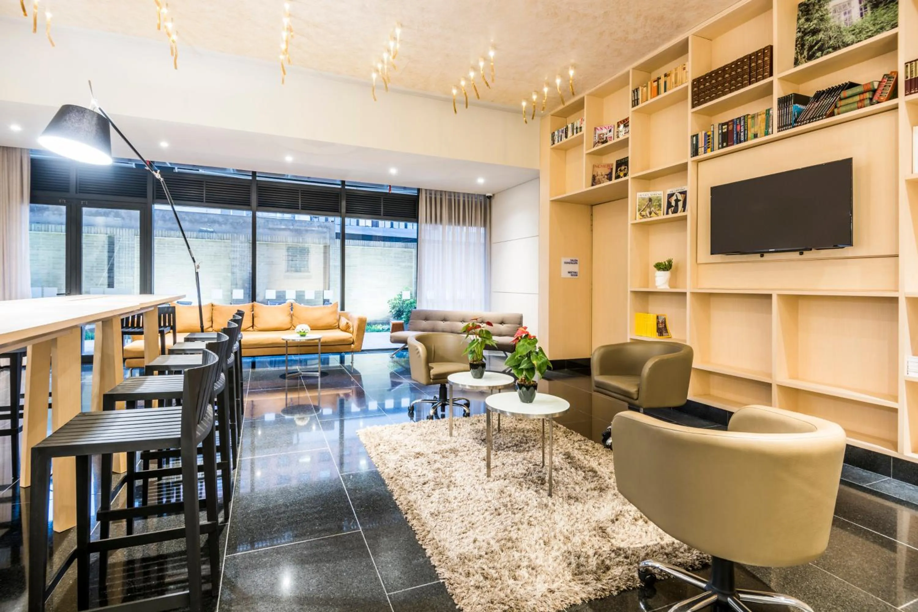 Breakfast in Holiday Inn Express & Suites Bogota Zona G By IHG