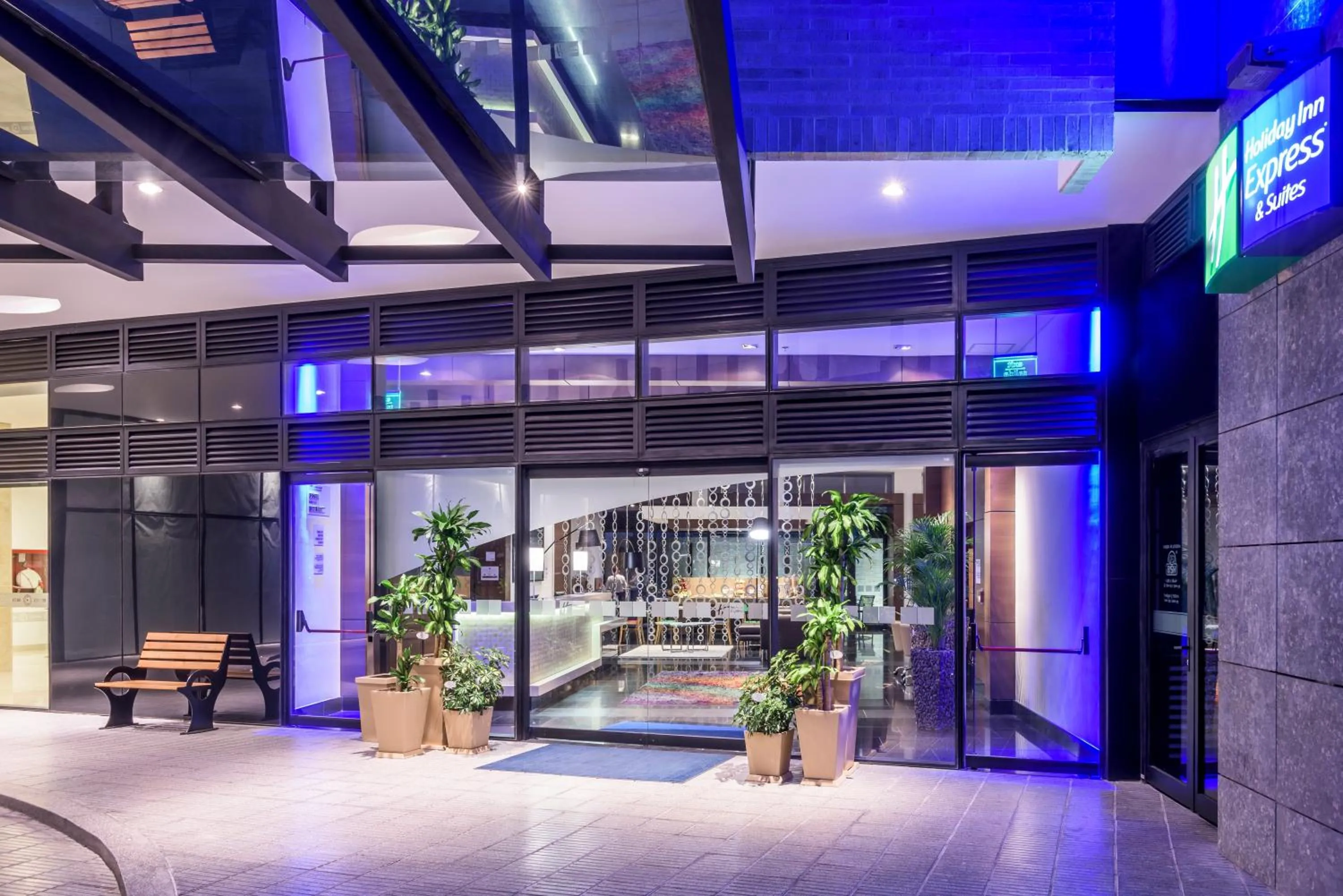 Property building in Holiday Inn Express & Suites Bogota Zona G By IHG