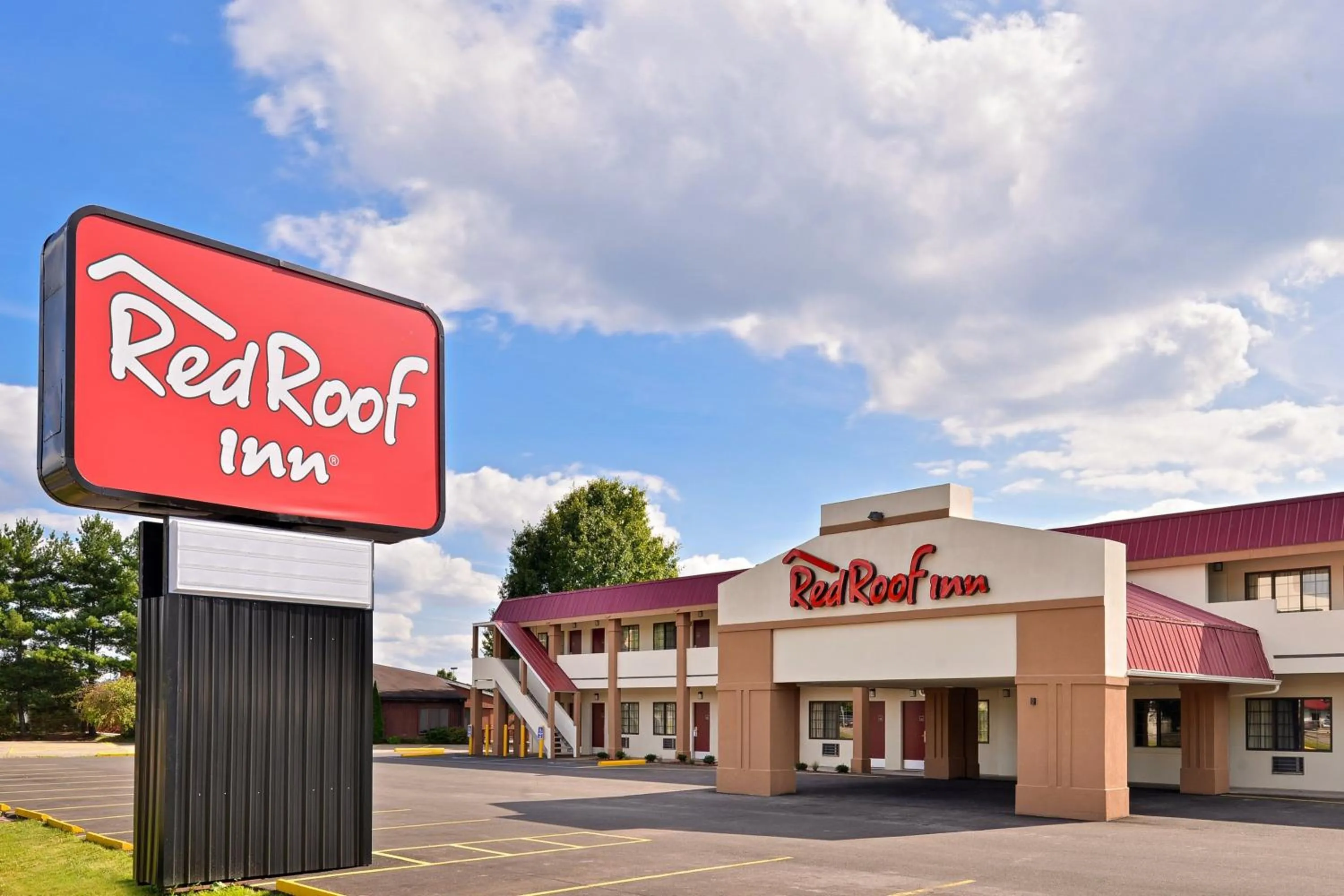 Property building in Red Roof Inn Marietta