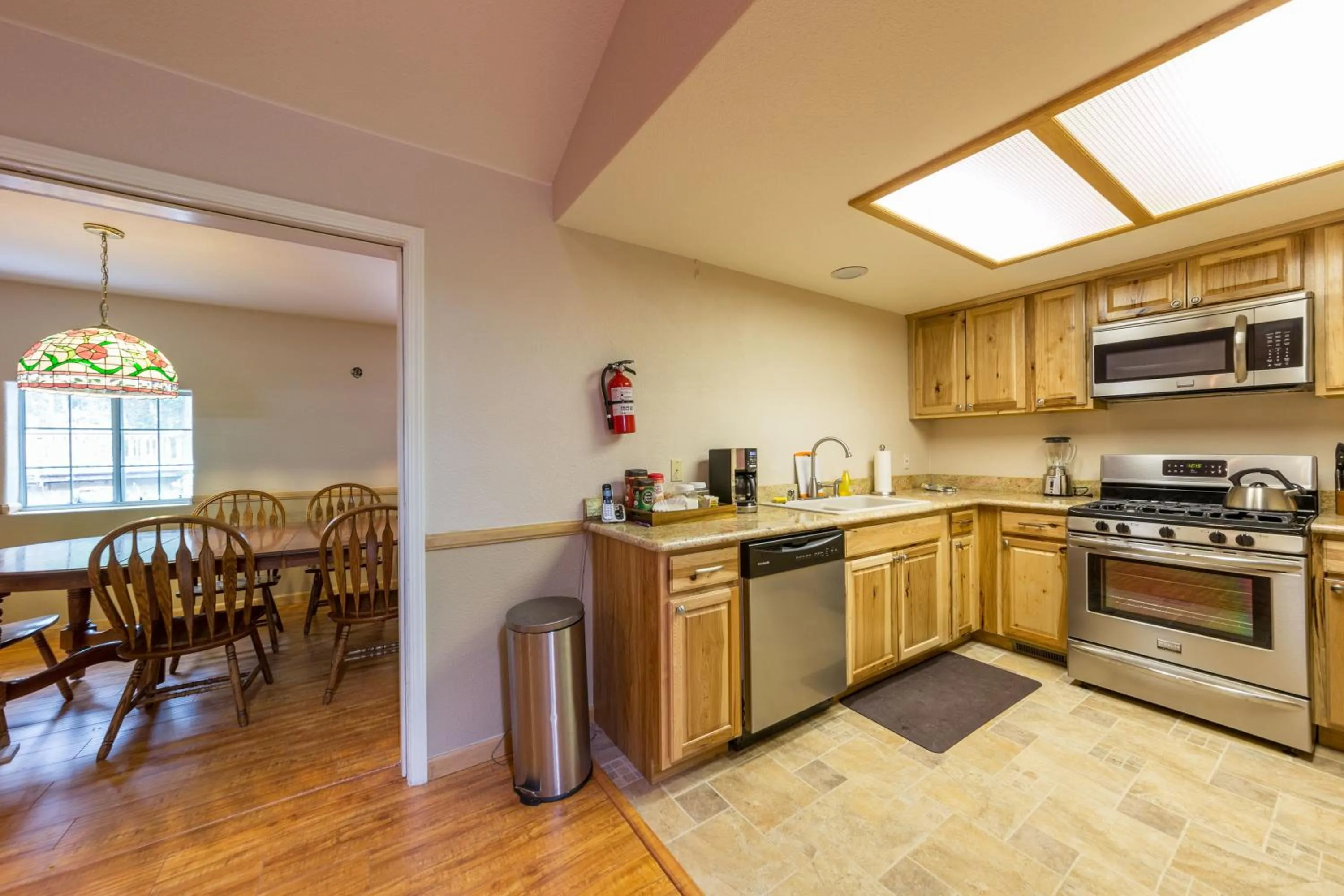 Kitchen or kitchenette in Inside Yosemite Winter Wonderland